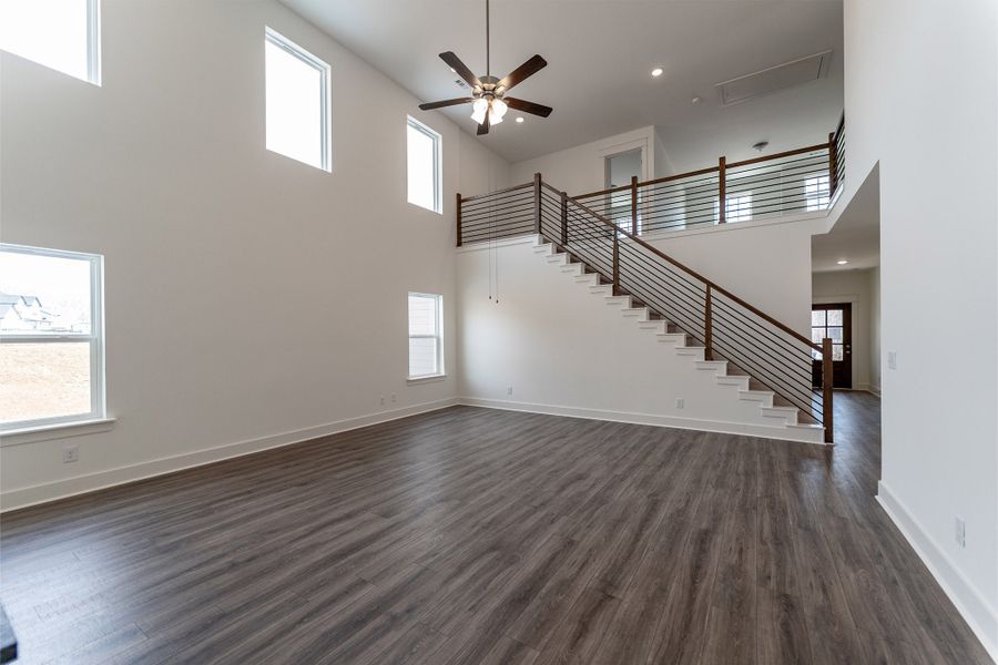 Spacious, unfurnished interior of a new home in Brush Creek, Fairview (Image 27).