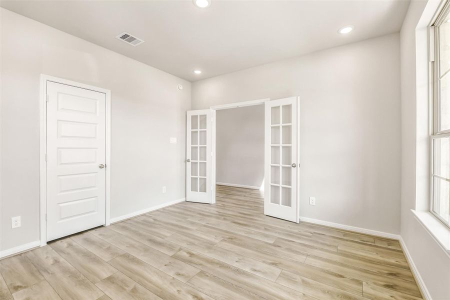 Spacious, unfurnished interior of a new home in Stone Creek Ranch, Hockley (Image 40). Spacious, unfurnished interior of a new home in Stone Creek Ranch, Hockley (Image 40).