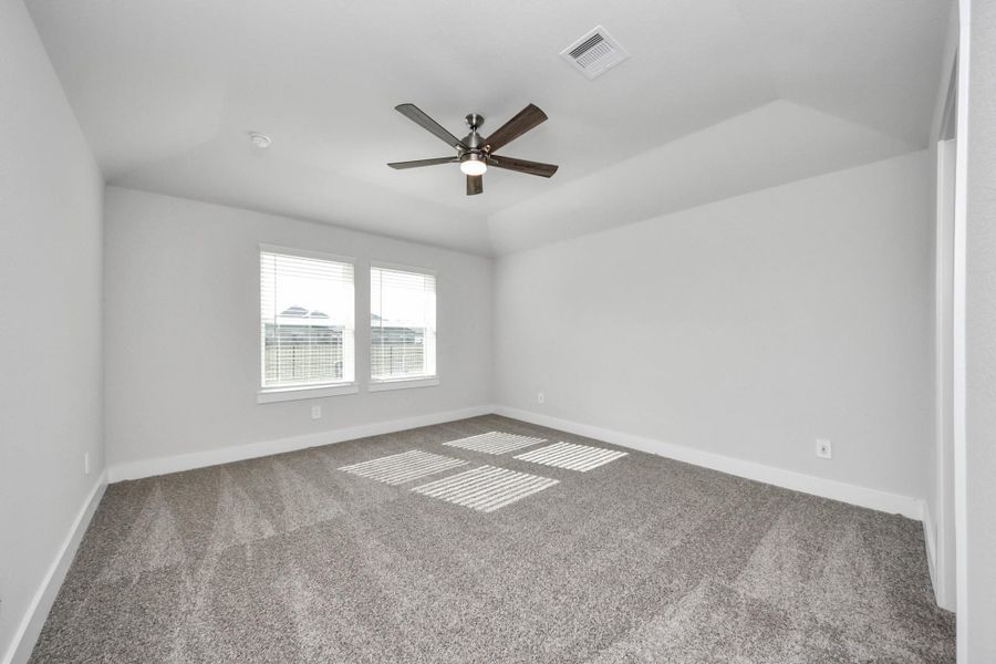 Spacious, unfurnished interior of a new home in Laurel Landing: Landmark Collection, Alvin (Image 25). Spacious, unfurnished interior of a new home in Laurel Landing: Landmark Collection, Alvin (Image 25).