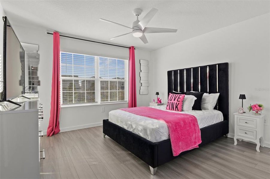 Furnished interior view inside a new home in Tohoqua, Kissimmee (Image 10).