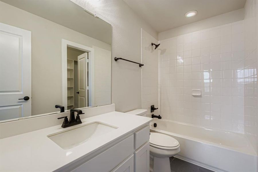 Furnished interior view inside a new home in Hillstead, Lavon (Image 11).