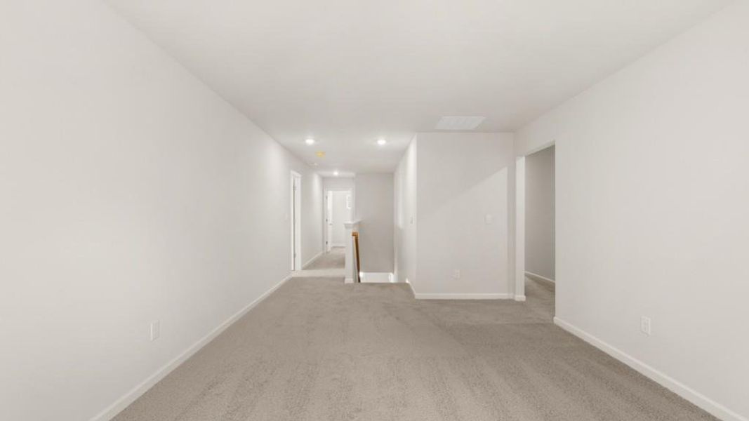 Spacious, unfurnished interior of a new home in Falcon Landing, Gainesville (Image 32).