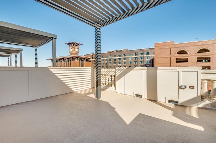 Exterior details and patio area of a home in , Grapevine (Image 22).