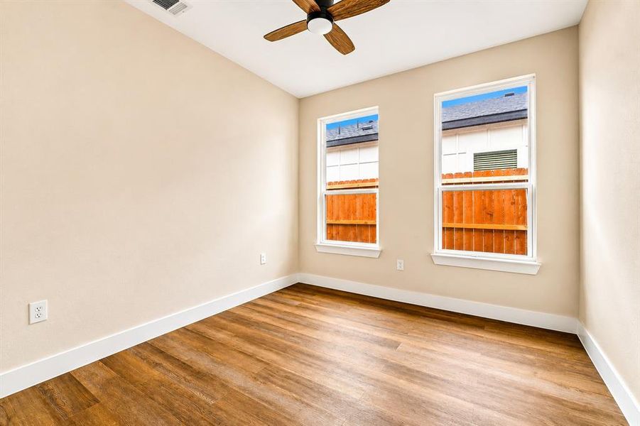 Spacious, unfurnished interior of a new home in , Granbury (Image 16).