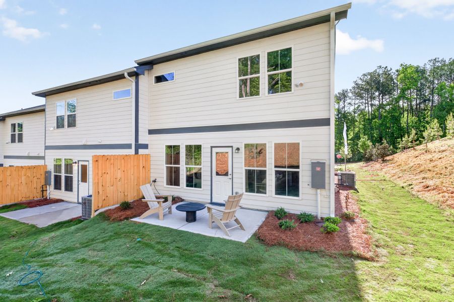 Representative exterior details of a home built from the Cooper by Pulte Homes in Ansley Towns, Cumming (Image 4).