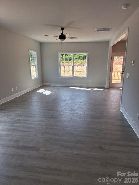 Spacious, unfurnished interior of a new home in Northlake, Statesville (Image 6).