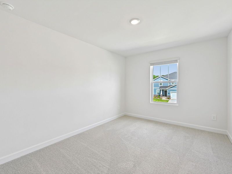 Spacious, unfurnished interior of a new home in Buffalo Ridge, Newton (Image 18).