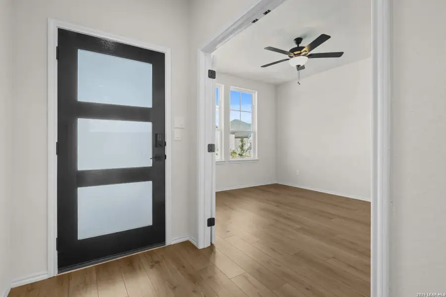 Spacious, unfurnished interior of a new home in Comanche Ridge, San Antonio (Image 23). Spacious, unfurnished interior of a new home in Comanche Ridge, San Antonio (Image 23).
