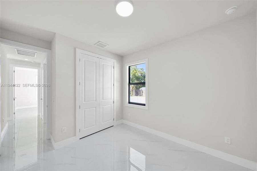 Spacious, unfurnished interior of a new home in , Lehigh Acres (Image 34).