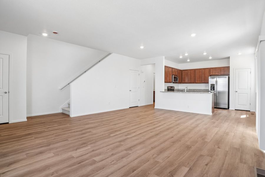 Spacious, unfurnished interior of a new home in Windler, Aurora (Image 13).