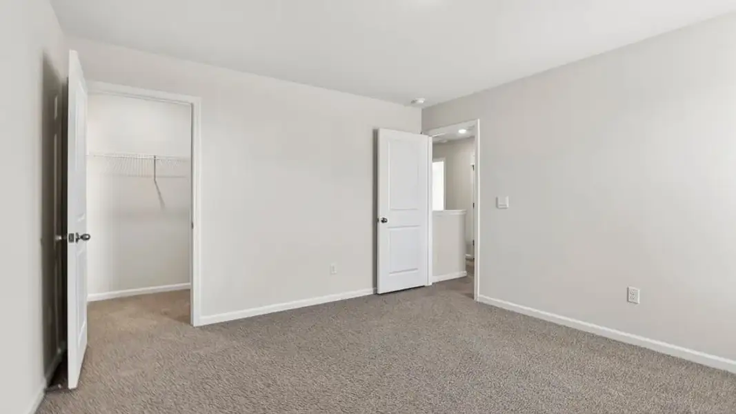 Spacious, unfurnished interior of a new home in Russell Place, Spartanburg (Image 28).