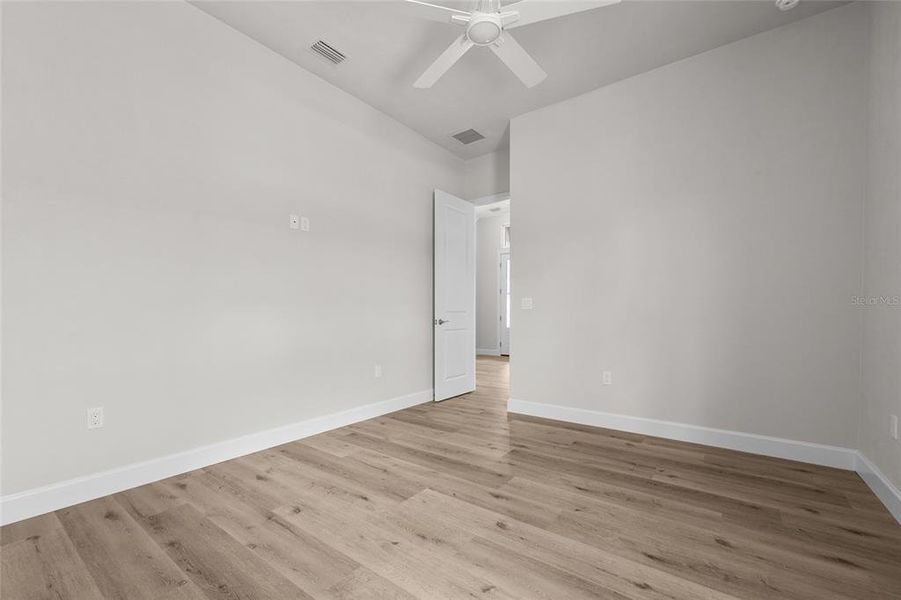 Spacious, unfurnished interior of a new home in , Newberry (Image 28).