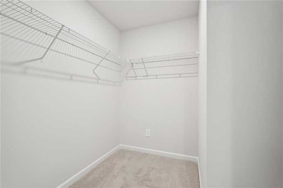 Spacious, unfurnished interior of a new home in Hawthorne Station, College Park (Image 27).