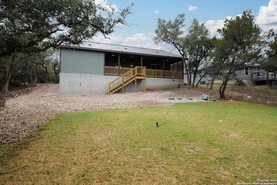 Exterior details and patio area of a home in , Canyon Lake (Image 2).