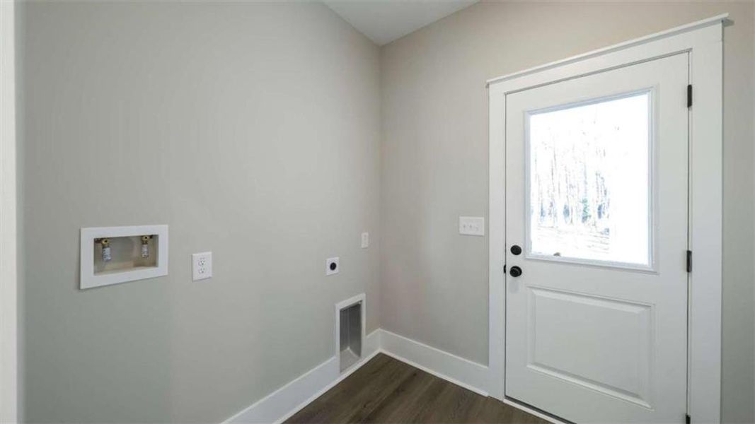 Spacious, unfurnished interior of a new home in , Bowdon (Image 24).