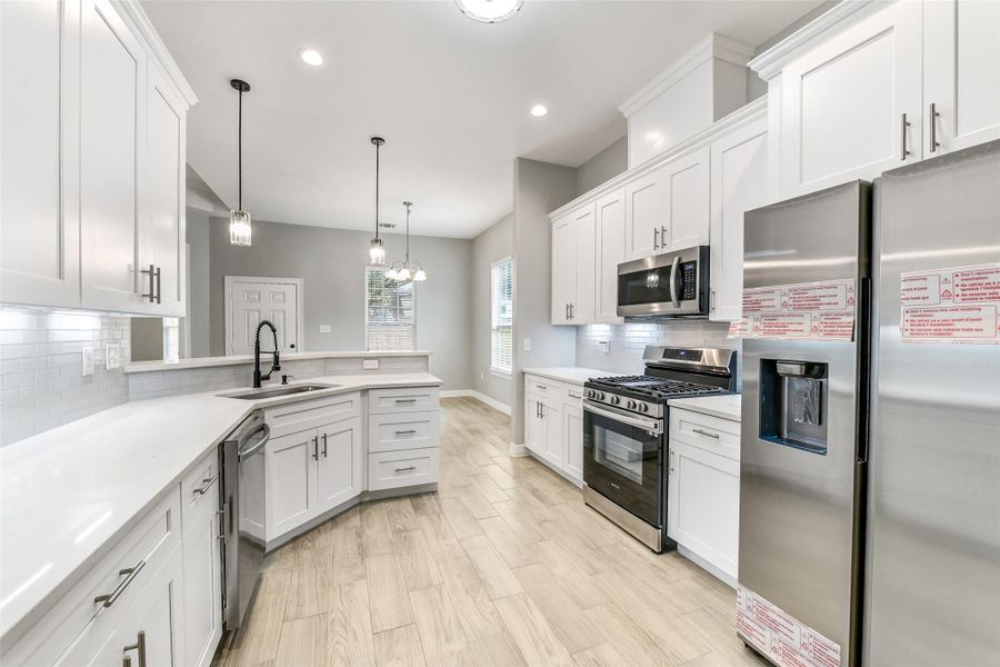Furnished interior view inside a new home in , La Marque (Image 6).
