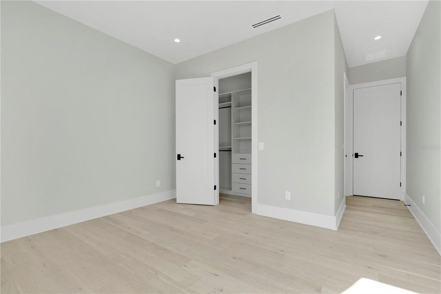 Spacious, unfurnished interior of a new home in , Tampa (Image 67). Spacious, unfurnished interior of a new home in , Tampa (Image 67).