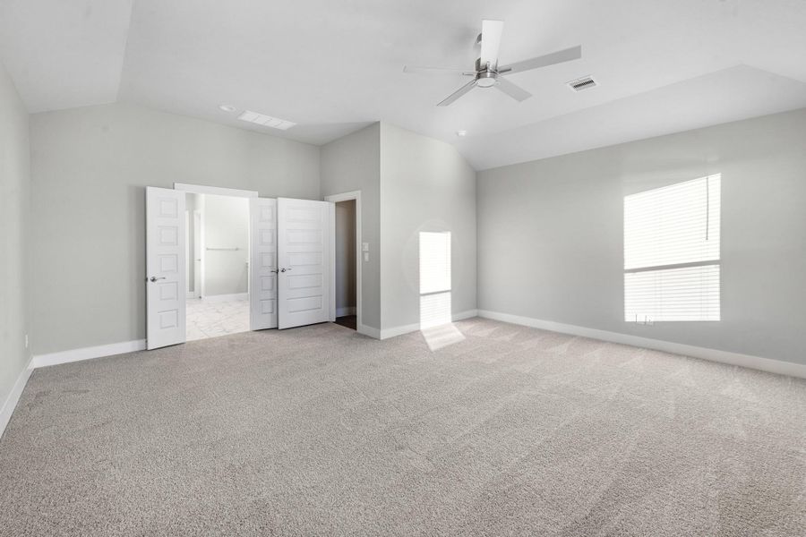 Spacious, unfurnished interior of a new home in Briarwood Crossing, Rosenberg (Image 38).