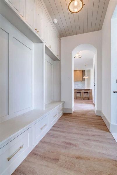 Spacious, unfurnished interior of a new home in , Joshua (Image 22).