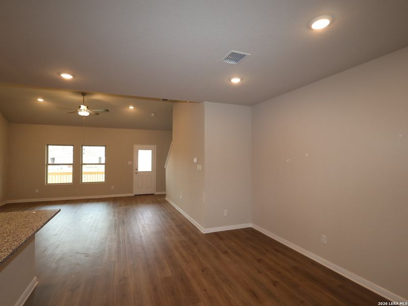 Spacious, unfurnished interior of a new home in Agave, San Antonio (Image 27).