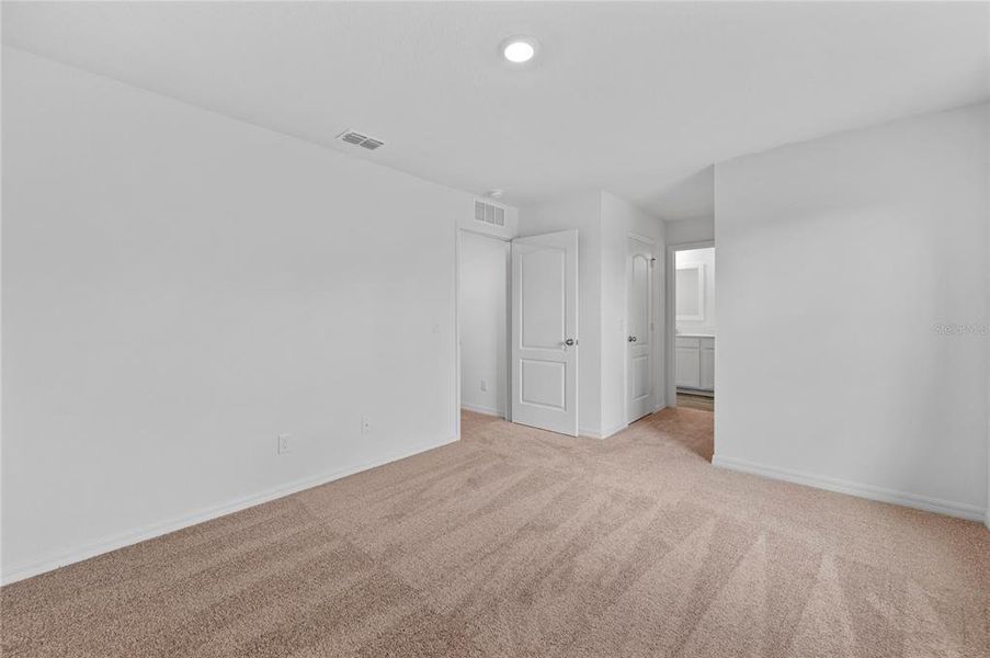 Spacious, unfurnished interior of a new home in , Poinciana (Image 17).