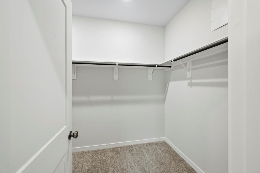 Spacious, unfurnished interior of a new home in Paloma at Sanford Farms, Waller (Image 27).