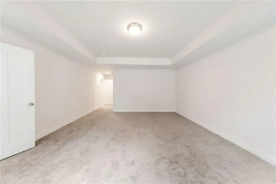 Spacious, unfurnished interior of a new home in , Marietta (Image 23).