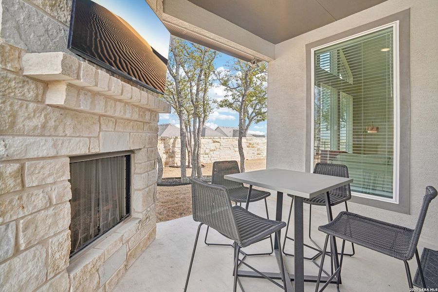 Exterior details and patio area of a home in Esperanza, Boerne (Image 4).