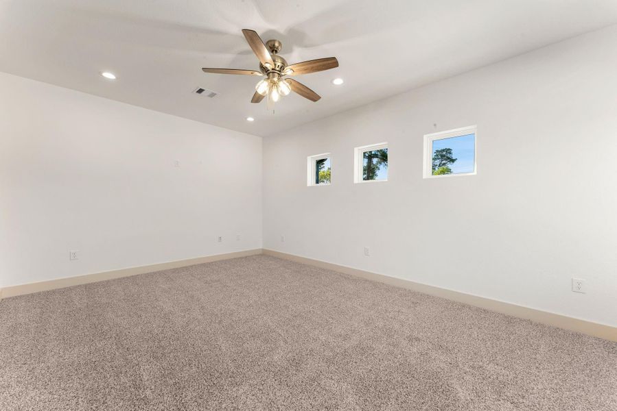 Spacious, unfurnished interior of a new home in , Tomball (Image 21).