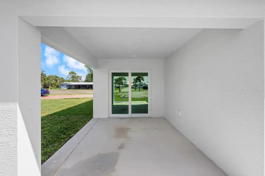 Spacious, unfurnished interior of a new home in , Port St. Lucie (Image 14).