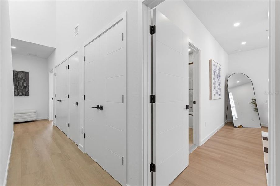 Spacious, unfurnished interior of a new home in , St. Petersburg (Image 20).