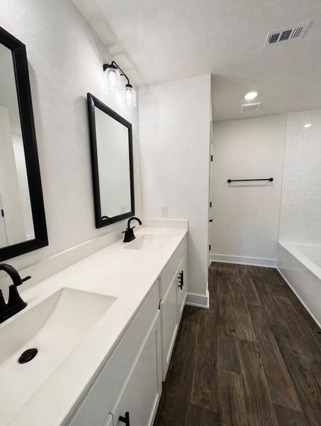 Furnished interior view inside a new home in River Ranch Trails, Dayton (Image 5).