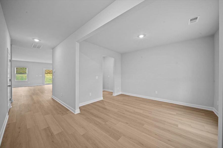 Spacious, unfurnished interior of a new home in Collier Ridge, Moore (Image 10).