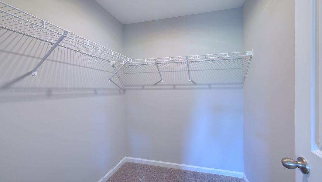 Spacious, unfurnished interior of a new home in Valleywood Farms, Waynesville (Image 22).