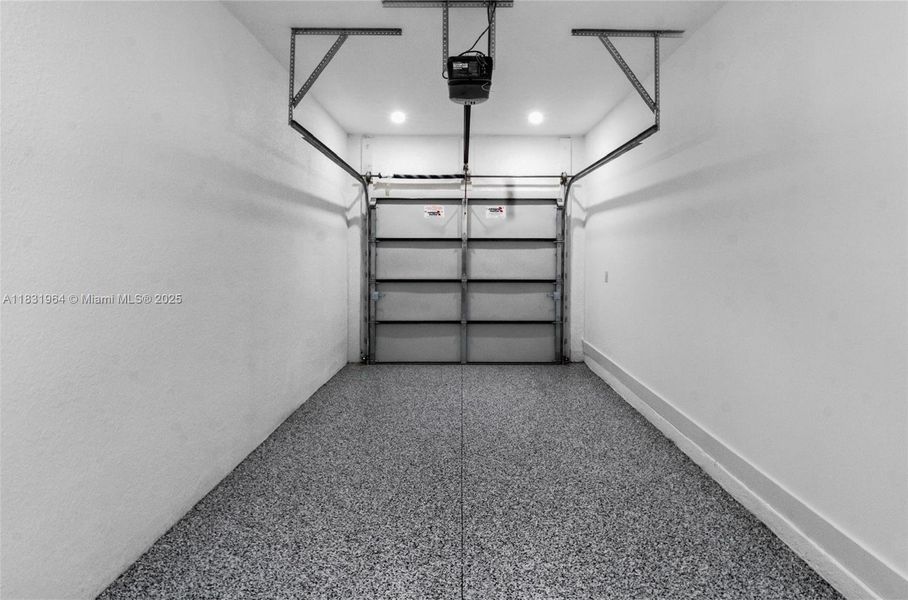 Spacious, unfurnished interior of a new home in , Lehigh Acres (Image 18).