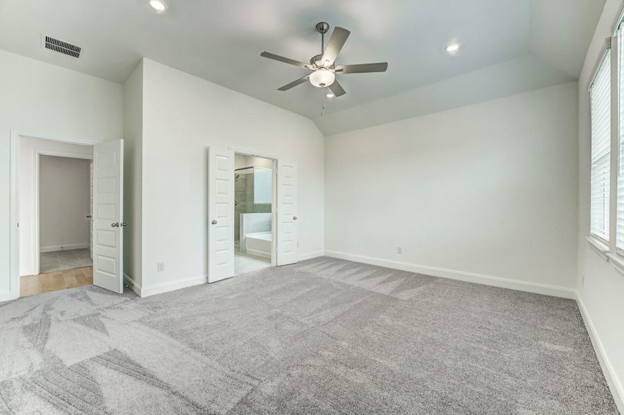 Spacious, unfurnished interior of a new home in Townsen Landing, Humble (Image 39).