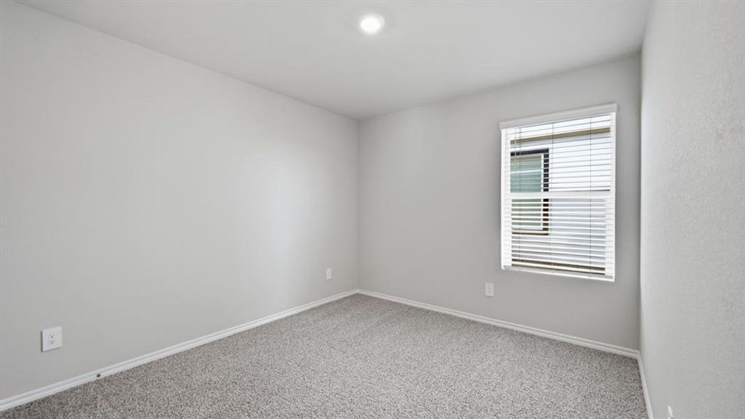 Spacious, unfurnished interior of a new home in Sunnycreek, Fort Worth (Image 7).