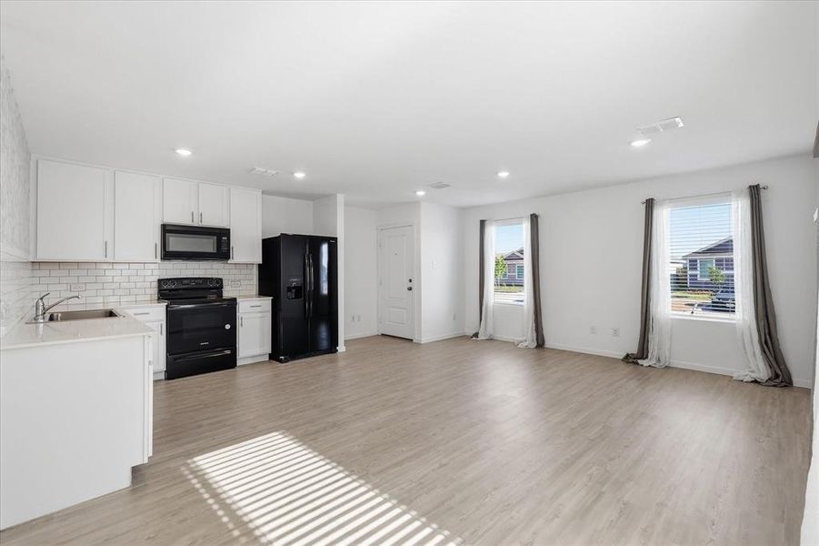 Spacious, unfurnished interior of a new home in Tillage Farms, Princeton (Image 17). Spacious, unfurnished interior of a new home in Tillage Farms, Princeton (Image 17).