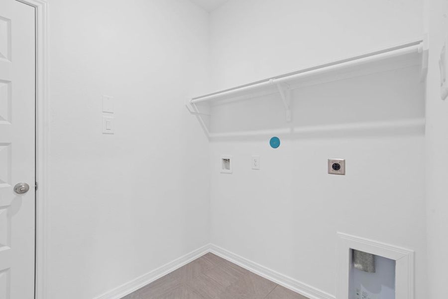 Spacious, unfurnished interior of a new home in Sagecrest Preserve, Conroe (Image 16).