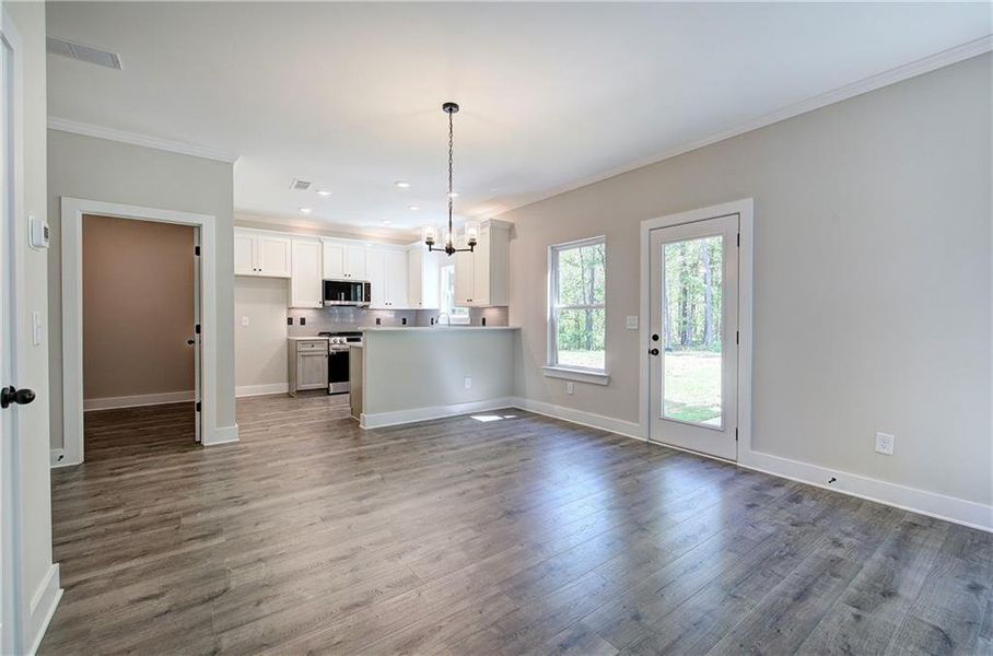 Spacious, unfurnished interior of a new home in , Cartersville (Image 32).