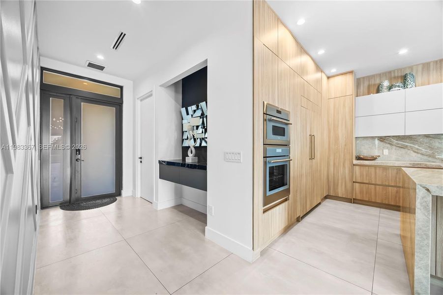 Furnished interior view inside a new home in , Fort Lauderdale (Image 16).