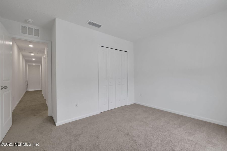 Spacious, unfurnished interior of a new home in Atlantis Pointe, Middleburg (Image 21).