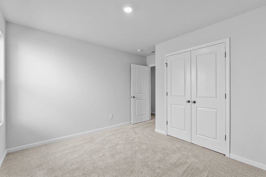 Spacious, unfurnished interior of a new home in Hanes Lake, Winston-Salem (Image 28).