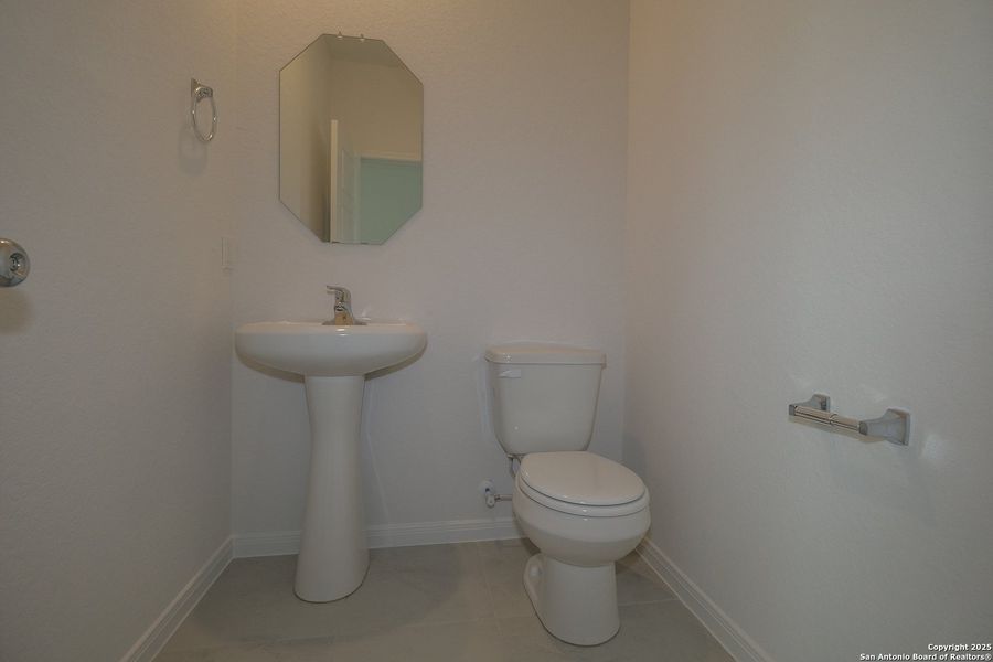 Furnished interior view inside a new home in Winding Brook, San Antonio (Image 5). Furnished interior view inside a new home in Winding Brook, San Antonio (Image 5).