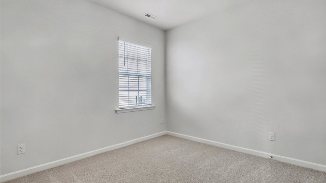 Spacious, unfurnished interior of a new home in Galvins Ridge, Sanford (Image 26).