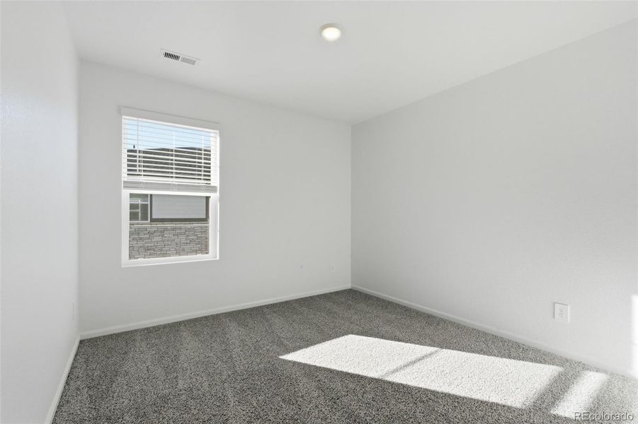 Spacious, unfurnished interior of a new home in , Aurora (Image 12).