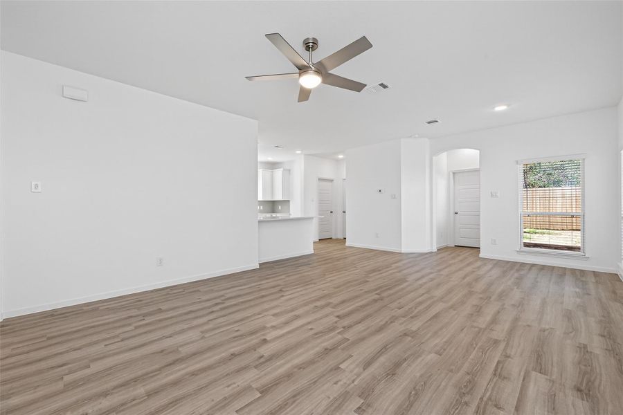 Spacious, unfurnished interior of a new home in Enclave at Willis, Willis (Image 26).