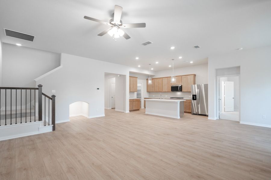 Spacious, unfurnished interior of a new home in Chalk Hill, Celina (Image 21).