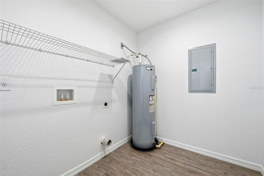 Spacious, unfurnished interior of a new home in , Ocklawaha (Image 16).