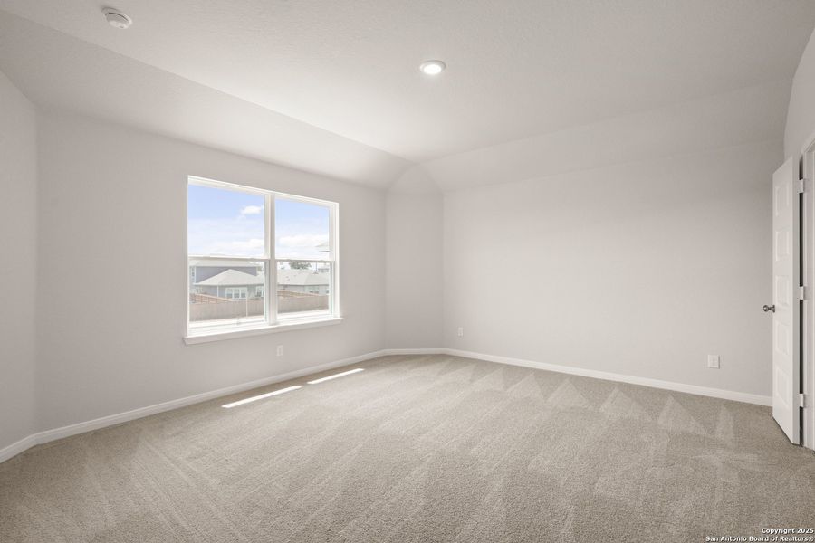 Spacious, unfurnished interior of a new home in Abbott Place, St. Hedwig (Image 12).
